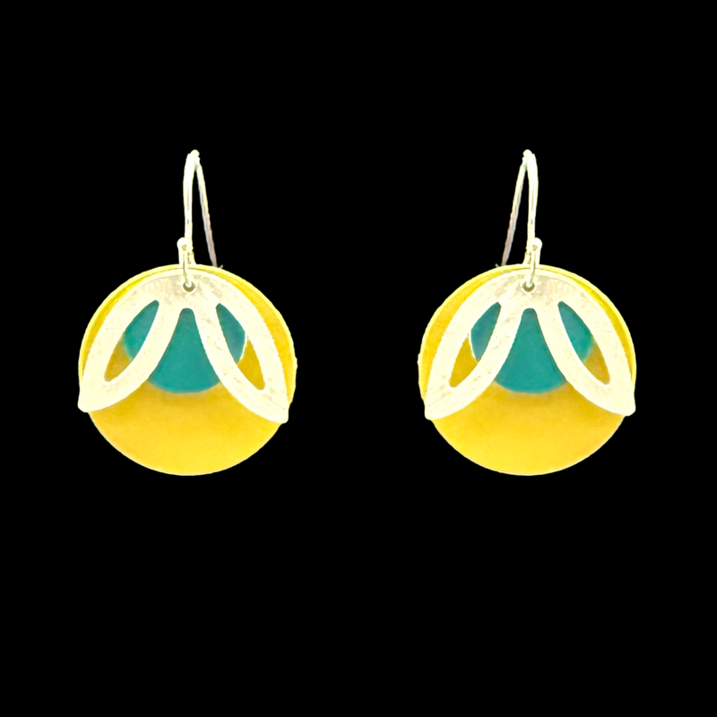BERRY EARRINGS - .75"
