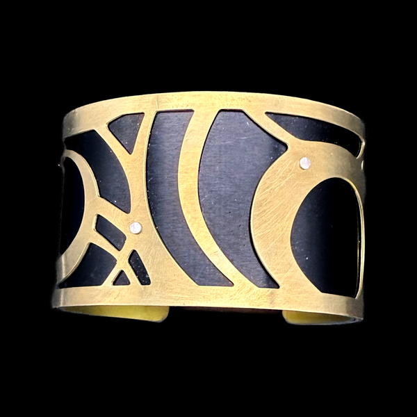 FREQUENCY CUFF MEDIUM BRASS