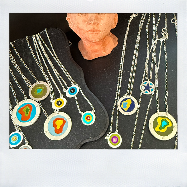 EVERLASTING GOBSTOPPER NECKLACE 1.25" 4-TONE