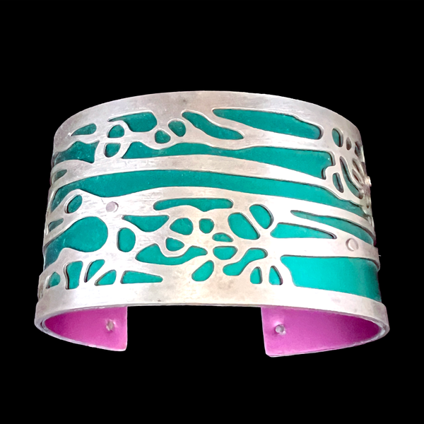 Medium Horizontal Seapod Cuff