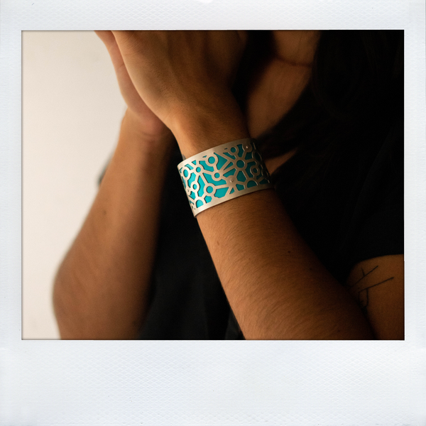 ATOMS CUFF MEDIUM