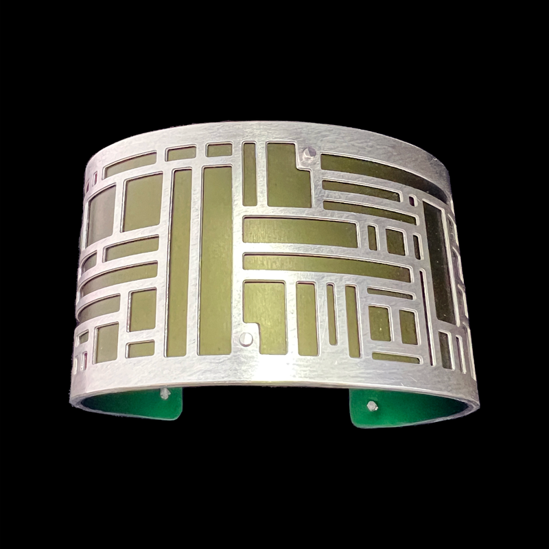 LLOYD CUFF MEDIUM