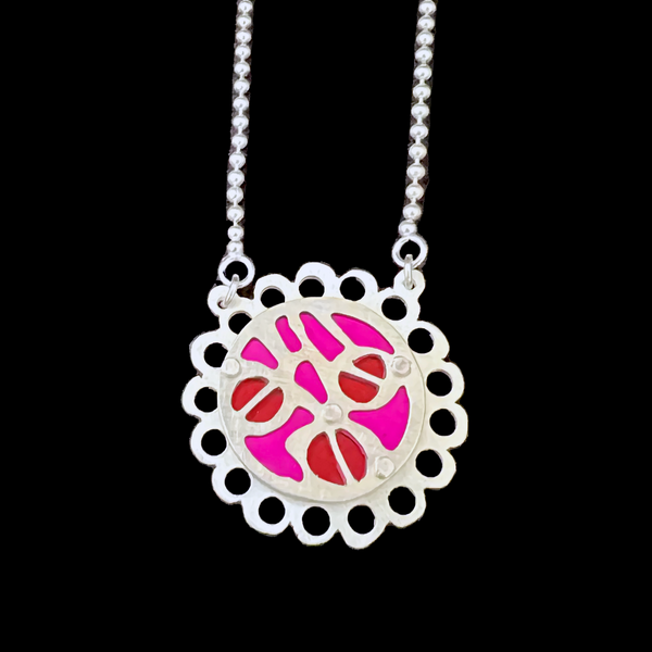 MEDALLION NECKLACE: SMALL CIRCLE-LACED