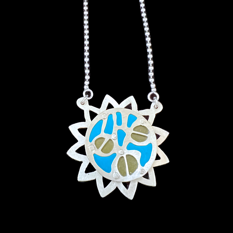 MEDALLION NECKLACE: SMALL PETAL-LACED