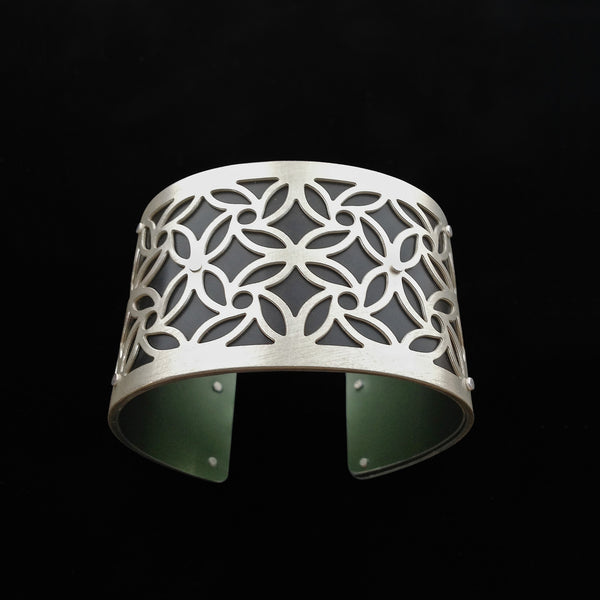 PINWHEEL CUFF MEDIUM